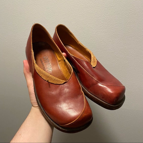 Cydwoq Women’s Red Leather Made in The USA Clogs Size 35 - Picture 1 of 8